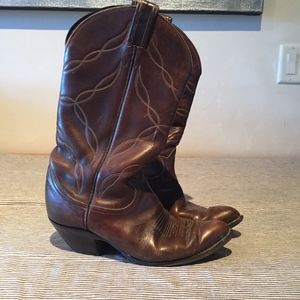 Women's cowboy boots, size 7-1/2